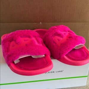 APL Women’s Shearling Slide - Neon Pink